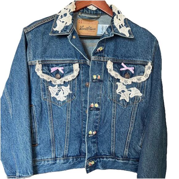 Y2K Levi’s Signature Denim Jacket Ribbon Floral Embroidery Details Coquette M - Picture 2 of 6